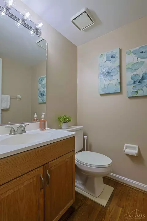 Bath - 3020 Cooperhill Dr, Evendale, OH 45241 photo 5 of 6