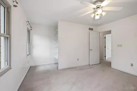 Bedroom - 9499 Benchmark Ln, Blue Ash, OH 45242 photo 9 of 14