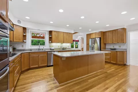Kitchen - 9499 Benchmark Ln, Blue Ash, OH 45242 photo 1 of 8