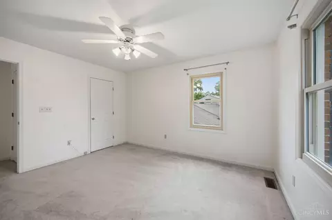 Bedroom - 9499 Benchmark Ln, Blue Ash, OH 45242 photo 11 of 14