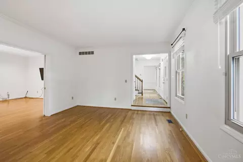 Living - 9499 Benchmark Ln, Blue Ash, OH 45242 photo 3 of 9