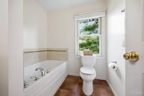 Bath - 9499 Benchmark Ln, Blue Ash, OH 45242 photo 4 of 10
