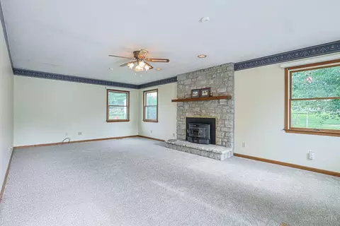 Living - 7026 Mesa Ln, Harrison, OH 45030 photo 4 of 8