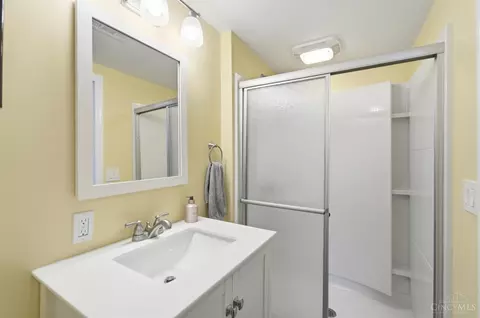 5915 Pandora Ave, Cincinnati, OH 45213 photo 41