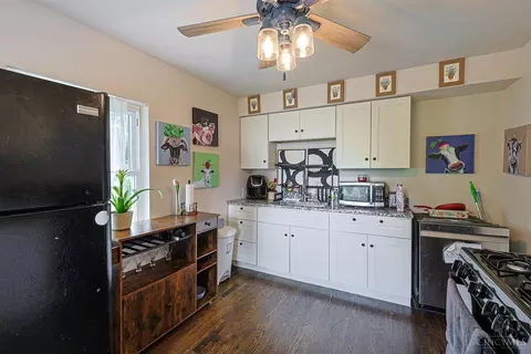 Kitchen - 5754 Argus Rd, Cincinnati, OH 45224 photo 2 of 3