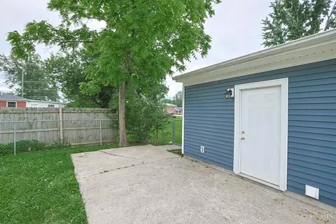 Exterior - 7419 Willow Dr, Blanchester, OH 45107 photo 6 of 11