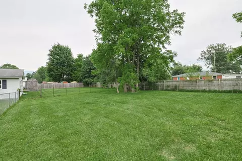Exterior - 7419 Willow Dr, Blanchester, OH 45107 photo 7 of 11