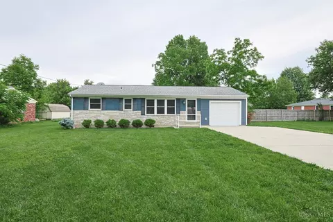 7419 Willow Dr, Blanchester, OH 45107