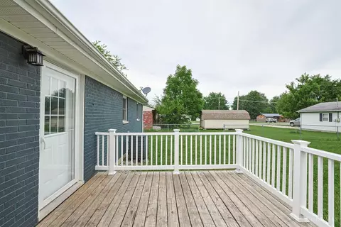 Exterior - 7419 Willow Dr, Blanchester, OH 45107 photo 3 of 11