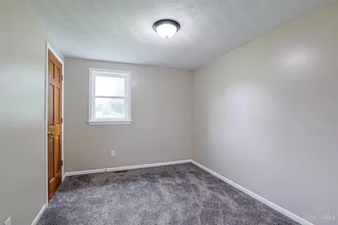 Bedroom - 7419 Willow Dr, Blanchester, OH 45107 photo 5 of 6