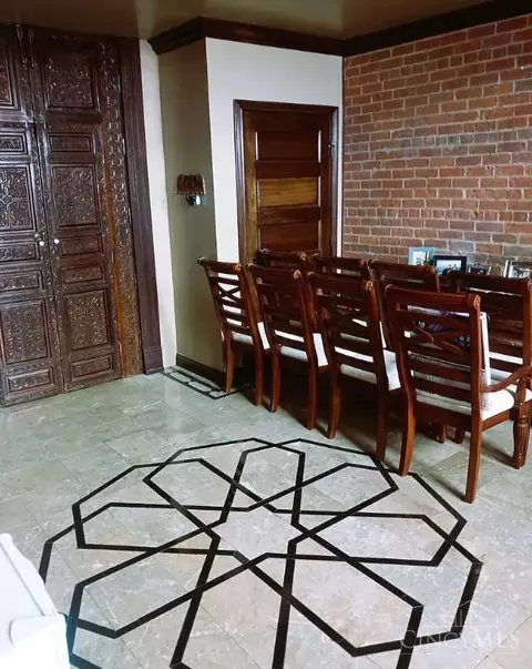 Dining - 255 Warner St, Cincinnati, OH 45219 photo 3 of 3