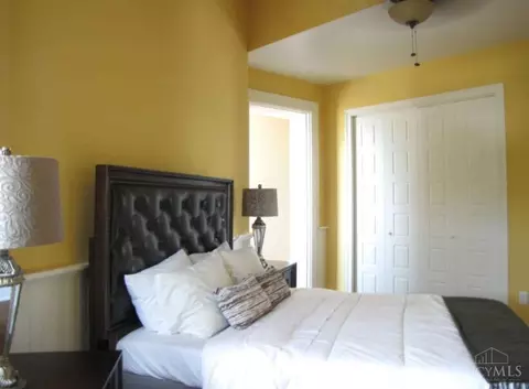 Bedroom - 255 Warner St, Cincinnati, OH 45219 photo 2 of 10