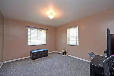 Bedroom - 4027 Smith Rd, Cheviot, OH 45211 photo 5 of 7