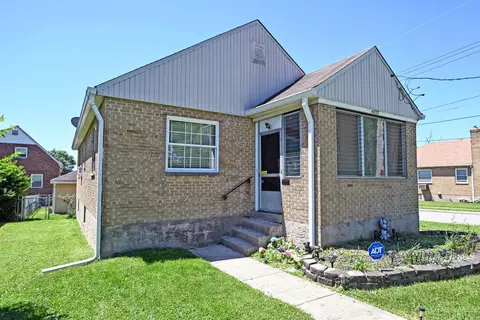 4027 Smith Rd, Cincinnati, OH 45211
