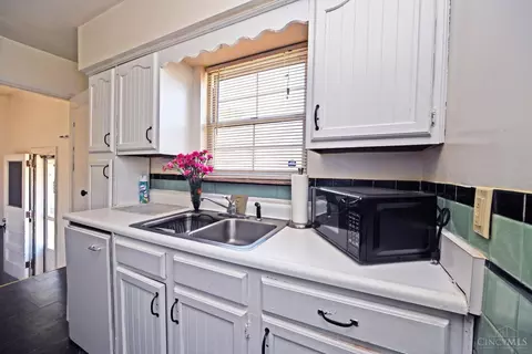 Kitchen - 4027 Smith Rd, Cheviot, OH 45211 photo 3 of 5