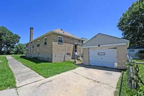 Exterior - 4027 Smith Rd, Cheviot, OH 45211 photo 10 of 13
