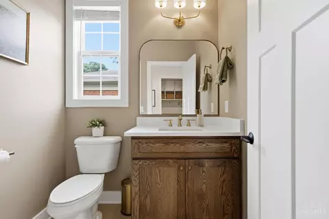 Bath - 4670 Alpine Ave, Blue Ash, OH 45242 photo 1 of 8