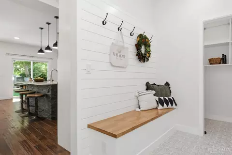 Entry Way - 4718 Ward St, Cincinnati, OH 45227 photo 3 of 6
