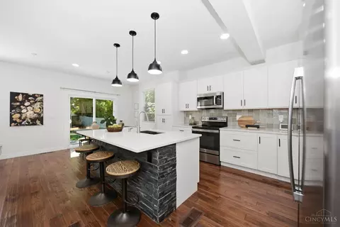 Kitchen - 4718 Ward St, Cincinnati, OH 45227 photo 2 of 7