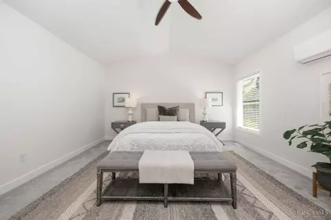 Bedroom - 4718 Ward St, Cincinnati, OH 45227 photo 2 of 11
