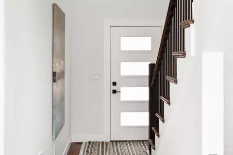 Entry Way - 4718 Ward St, Cincinnati, OH 45227 photo 1 of 6