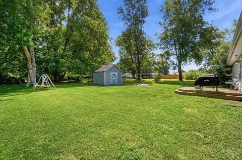 Exterior - 7469 S Park Ave, Blanchester, OH 45107 photo 7 of 7