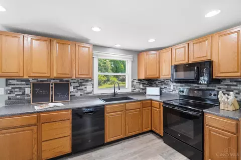 Kitchen - 7469 S Park Ave, Blanchester, OH 45107 photo 1 of 3