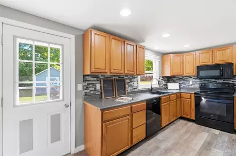 Kitchen - 7469 S Park Ave, Blanchester, OH 45107 photo 3 of 3