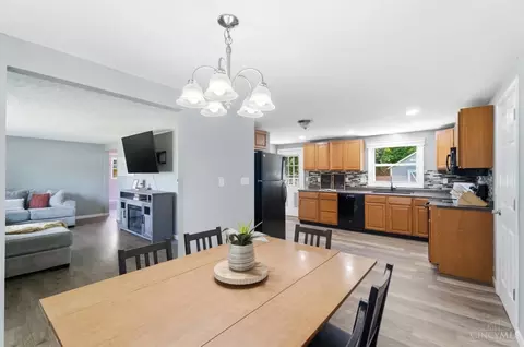 Dining - 7469 S Park Ave, Blanchester, OH 45107 photo 1 of 3
