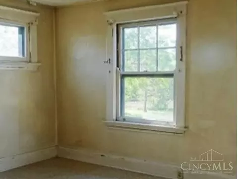 Bedroom - 81 Galbraith Rd, Cincinnati, OH 45216 photo 2 of 3