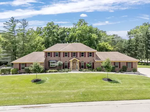 9943 Huntersrun Ln, Cincinnati, OH 45242