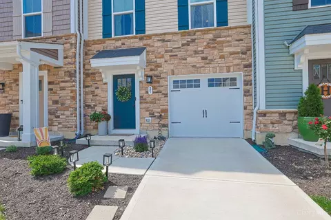 25 Wentworth Ln, Cincinnati, OH 45236