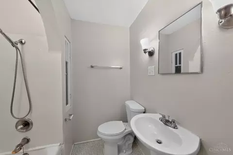 4530 Whetsel Ave, Cincinnati, OH 45227 photo 10