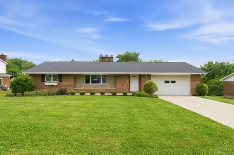 3571 Horncastle Dr, Evendale, OH 45241