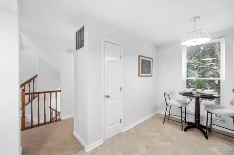 Entry Way - 1013 John St, Cincinnati, OH 45203 photo 4 of 6