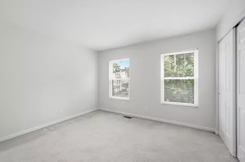 Bedroom - 1013 John St, Cincinnati, OH 45203 photo 5 of 5