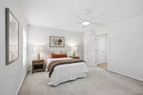Bedroom - 1013 John St, Cincinnati, OH 45203 photo 2 of 5