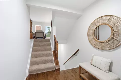 Entry Way - 1013 John St, Cincinnati, OH 45203 photo 2 of 6