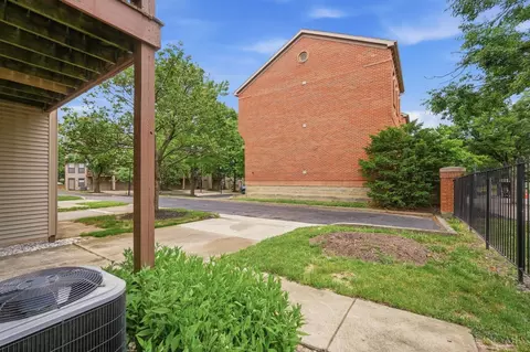 Exterior - 1013 John St, Cincinnati, OH 45203 photo 5 of 6