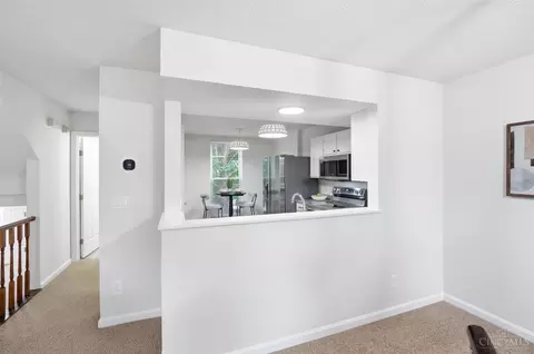 Entry Way - 1013 John St, Cincinnati, OH 45203 photo 3 of 6