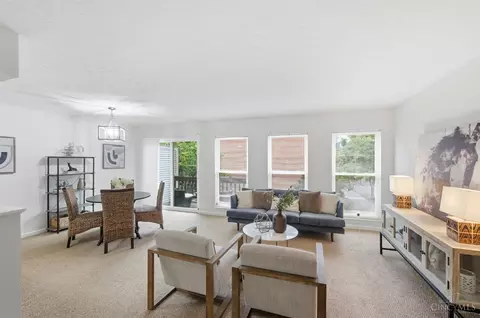 Living - 1013 John St, Cincinnati, OH 45203 photo 1 of 2