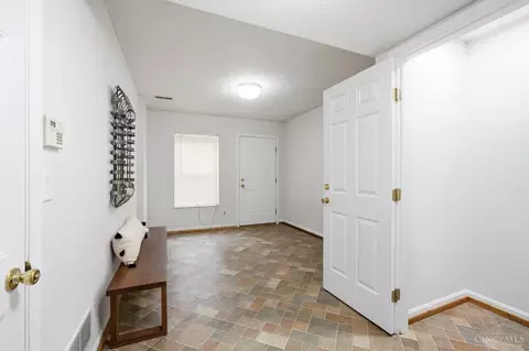 Entry Way - 1013 John St, Cincinnati, OH 45203 photo 6 of 6