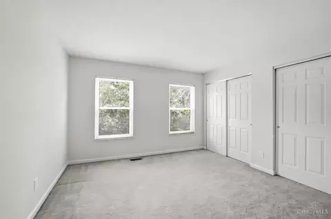 Bedroom - 1013 John St, Cincinnati, OH 45203 photo 3 of 5