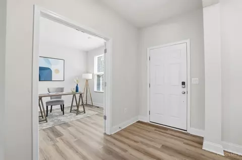 Entry Way - 974 Crestpoint Ct, Cincinnati, OH 45245 photo 1 of 3