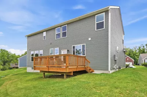 Exterior - 974 Crestpoint Ct, Cincinnati, OH 45245 photo 6 of 10