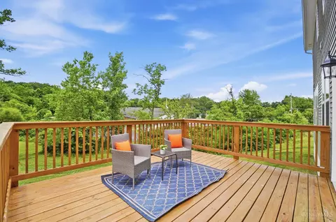 Exterior - 974 Crestpoint Ct, Cincinnati, OH 45245 photo 7 of 10