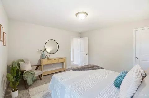 Bedroom - 974 Crestpoint Ct, Cincinnati, OH 45245 photo 5 of 8