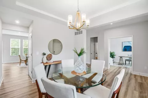 Dining - 974 Crestpoint Ct, Cincinnati, OH 45245 photo 3 of 5