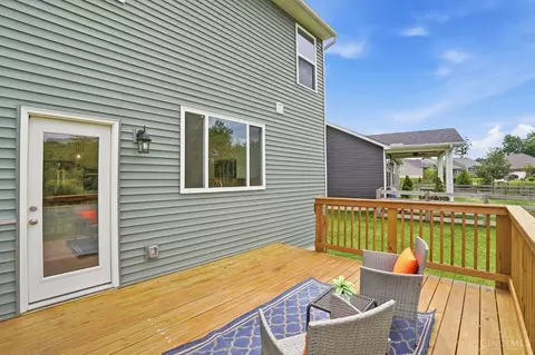 Exterior - 974 Crestpoint Ct, Cincinnati, OH 45245 photo 8 of 10