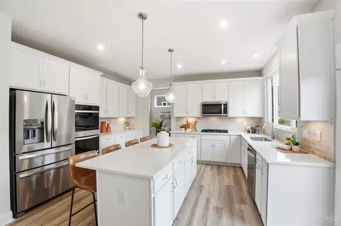 Kitchen - 974 Crestpoint Ct, Cincinnati, OH 45245 photo 1 of 7